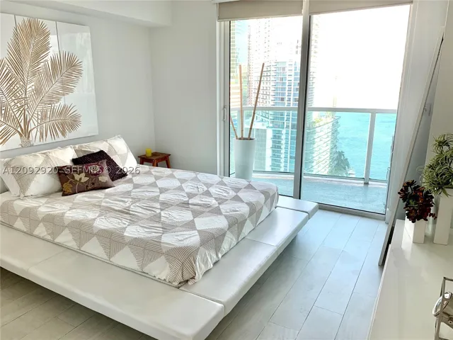 31 Se 5th St 2806, Miami, Florida 33131