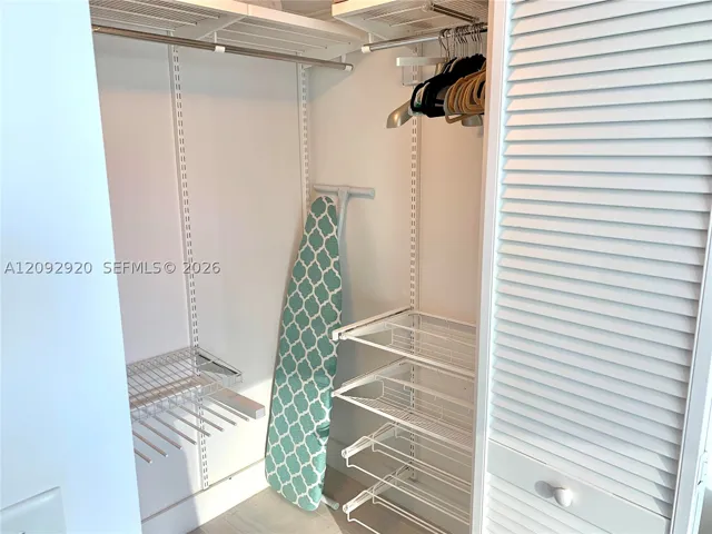 31 Se 5th St 2806, Miami, Florida 33131