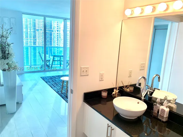 31 Se 5th St 2806, Miami, Florida 33131