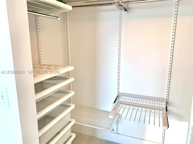 31 Se 5th St 2806, Miami, Florida 33131