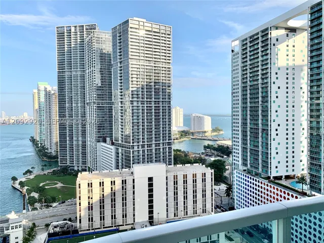 31 Se 5th St 2806, Miami, Florida 33131