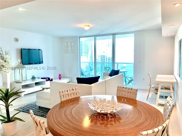 31 Se 5th St 2806, Miami, Florida 33131