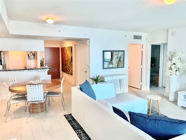 31 Se 5th St 2806, Miami, Florida 33131