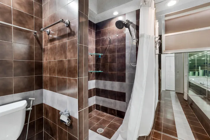 242 W 19th St-Hialeah, Adalberto-23