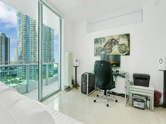 900 Biscayne Blvd 2412, Miami, Florida 33132