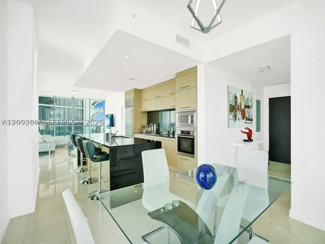 900 Biscayne Blvd 2412, Miami, Florida 33132