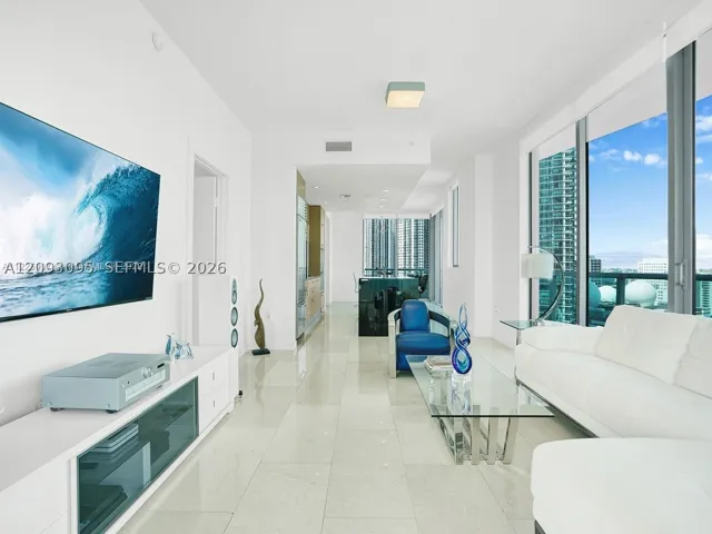 900 Biscayne Blvd 2412, Miami, Florida 33132