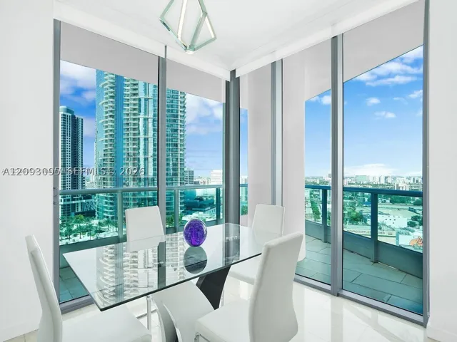 900 Biscayne Blvd 2412, Miami, Florida 33132