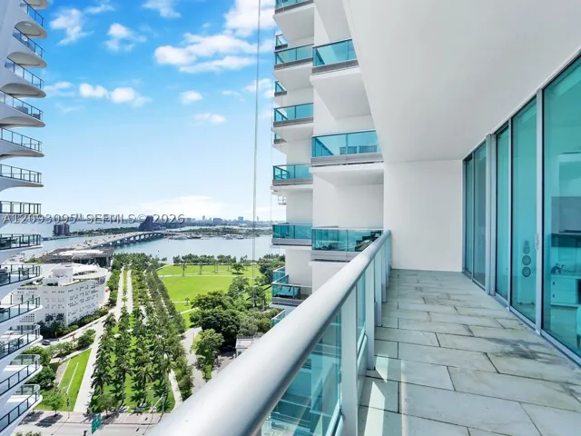 900 Biscayne Blvd 2412, Miami, Florida 33132