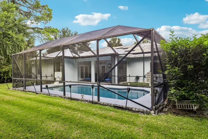 30-web-or-mls-Lexington Dr-S2109-030