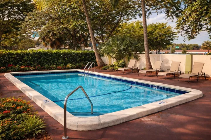 Mi Casa Pool