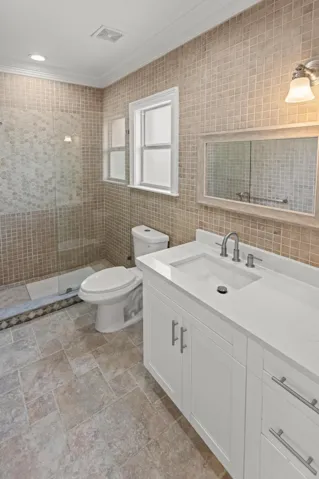 Guest Suite Bath RmD