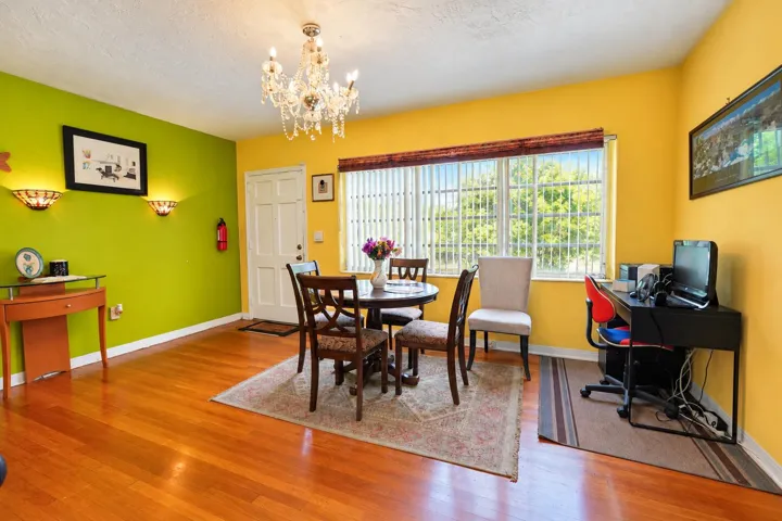 DINNING ROOM