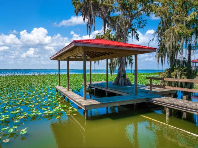 Dock