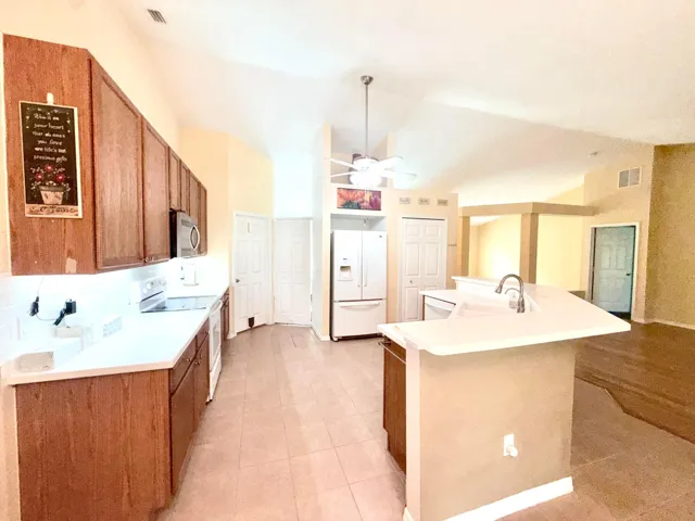 kitchen side h