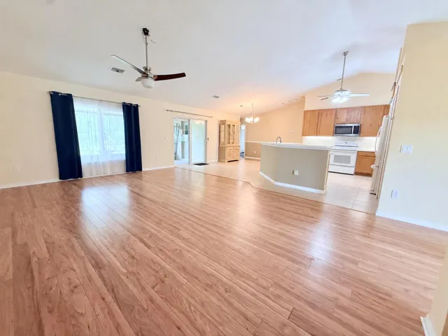 living area to kitchen h