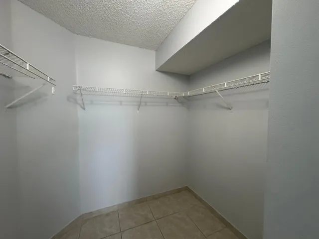 Closet master bedroom