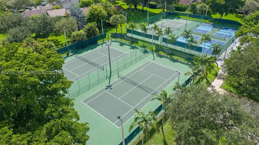 Tennis/Pickleball Courts