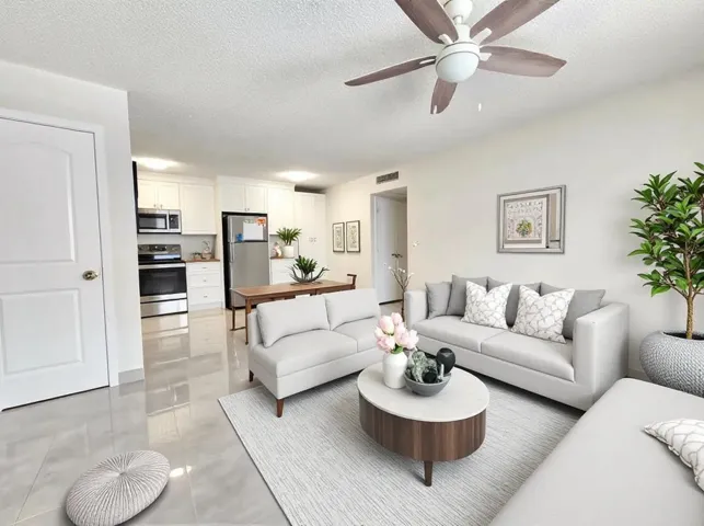 LIVING/DINING AREA