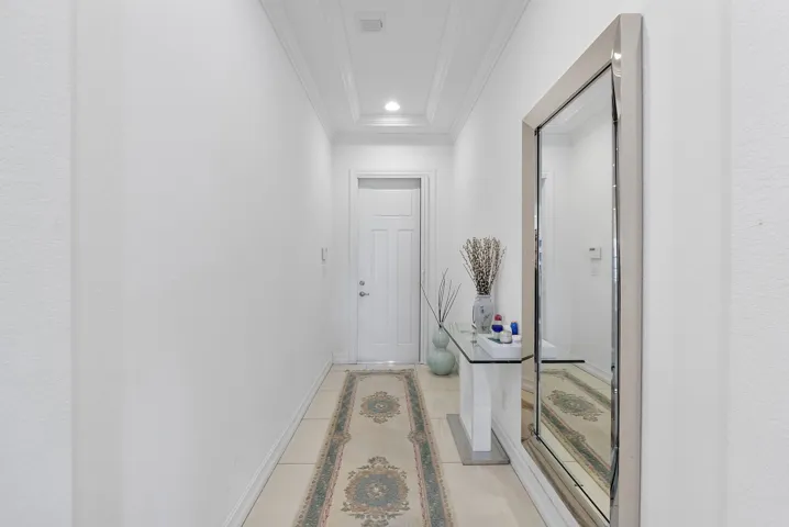 #5 Foyer