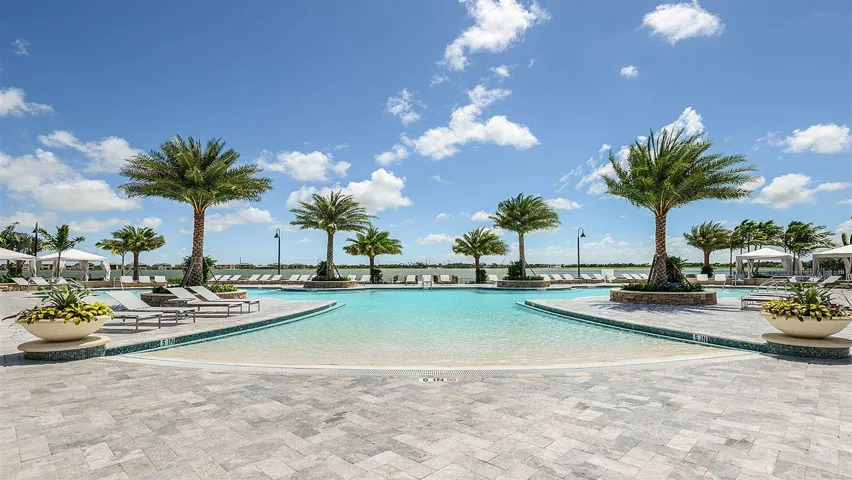 #11 Clubhouse Pool