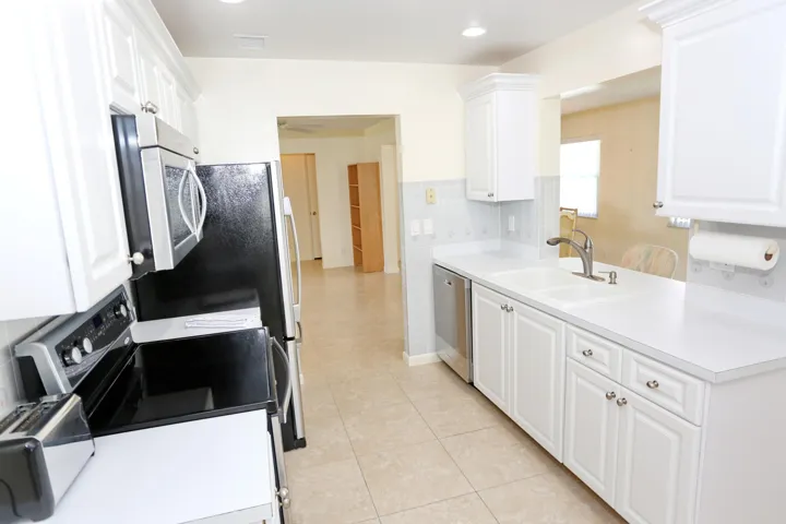 011-016-Kitchen-4200x2800