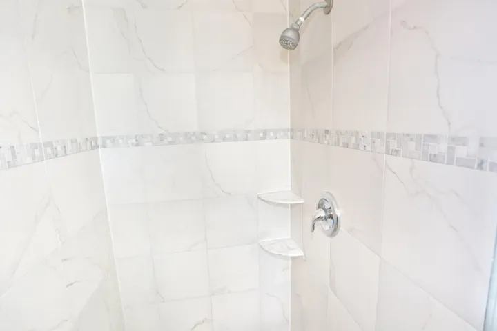 030-023-Master Shower-4200x2800