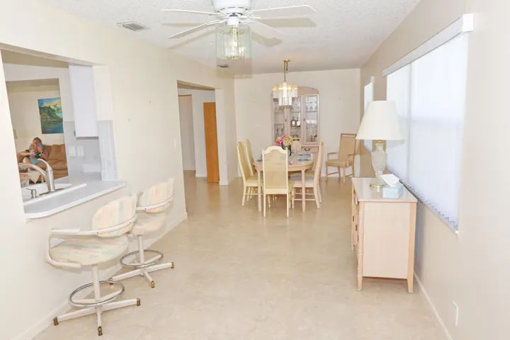018-008-Family Room-4200x2800