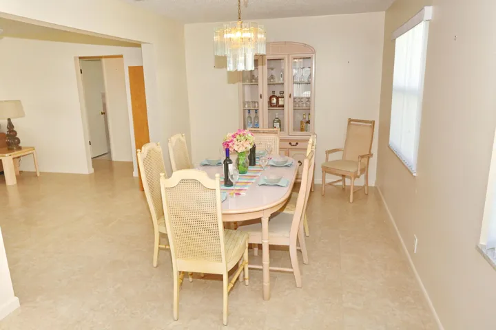 019-003-Dining Room-4200x2800