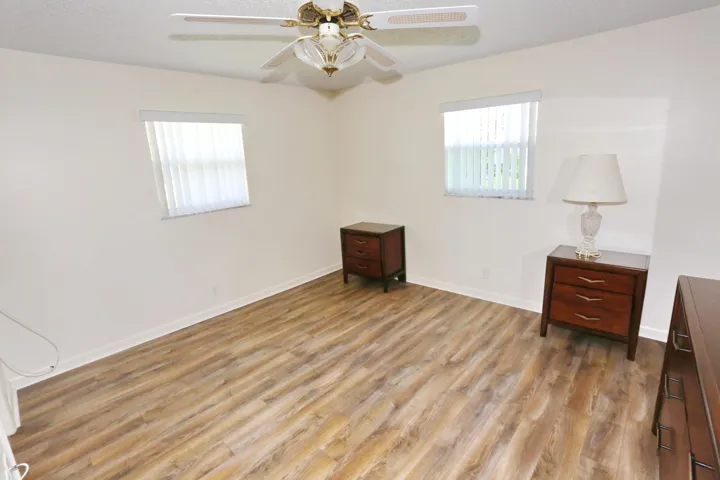 025-028-Master Bedroom-4200x2800