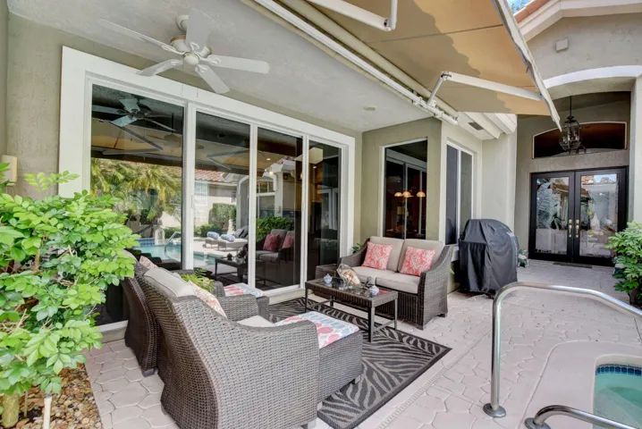 Courtyard Seating