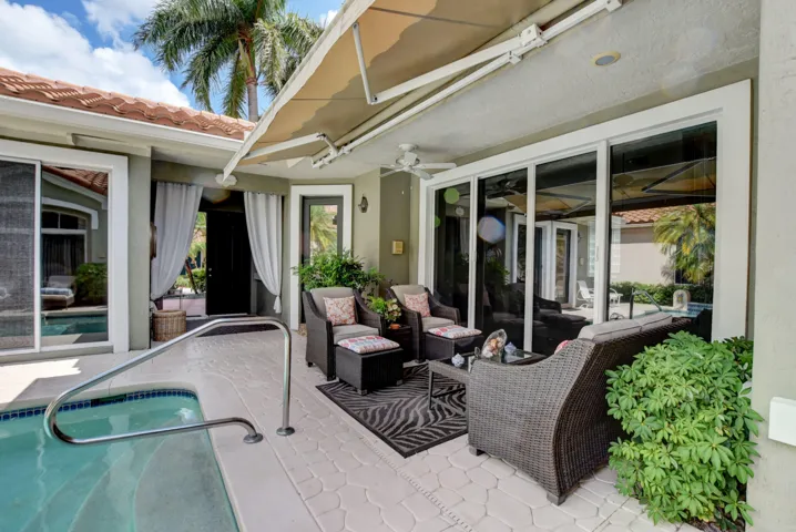 Electric Retractible Awning