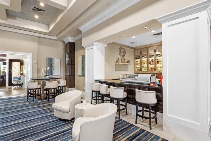GOLDEN GATE ROOM