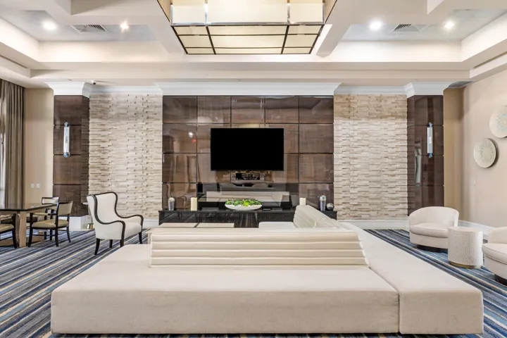 GOLDEN GATE ROOM