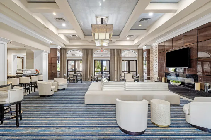 GOLDEN GATE ROOM