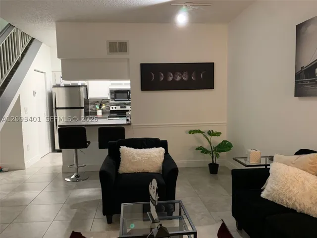 18342 Nw 68th Ave O, Hialeah, Florida 33015