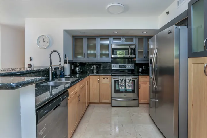 19555 E Country Club Dr 8202, Aventura, Florida 33180