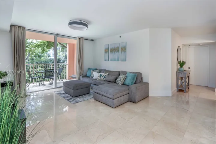 19555 E Country Club Dr 8202, Aventura, Florida 33180