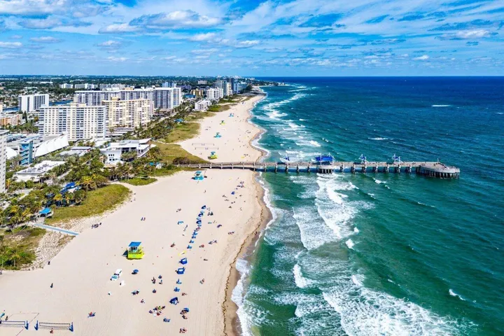 1 N Ocean Boulevard 1607 7