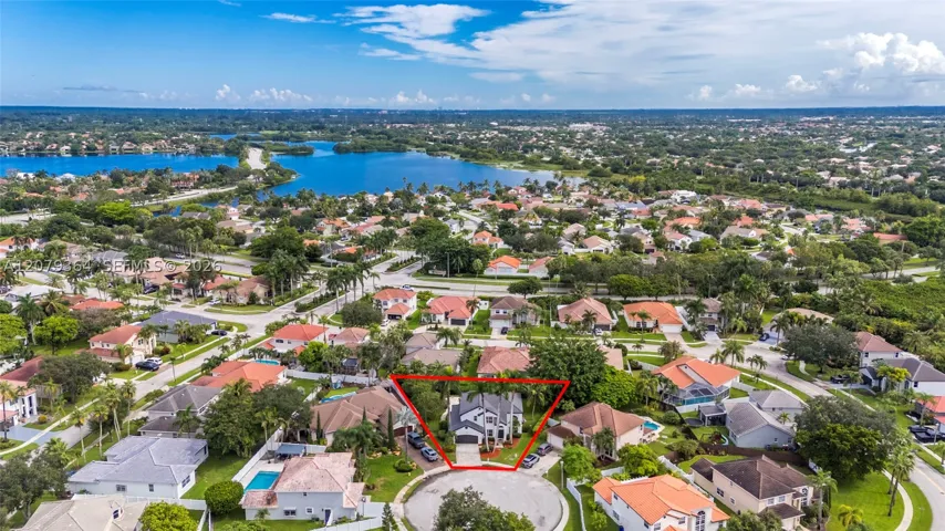 743 Nw 174th Ter, Pembroke Pines, Florida 33029