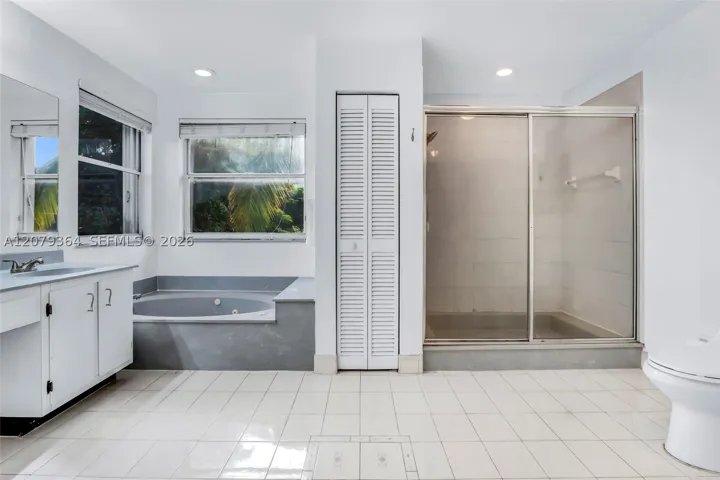 743 Nw 174th Ter, Pembroke Pines, Florida 33029