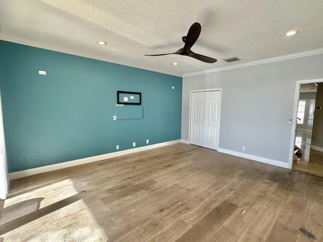 2nd floor living room