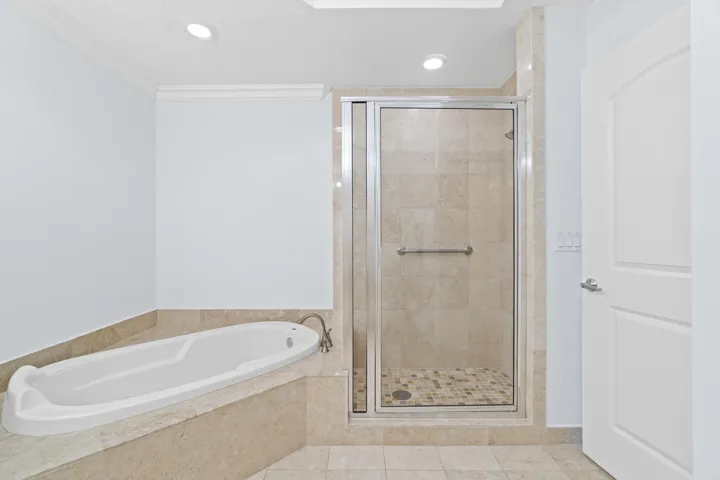 Separate Soaking Tub & Shower