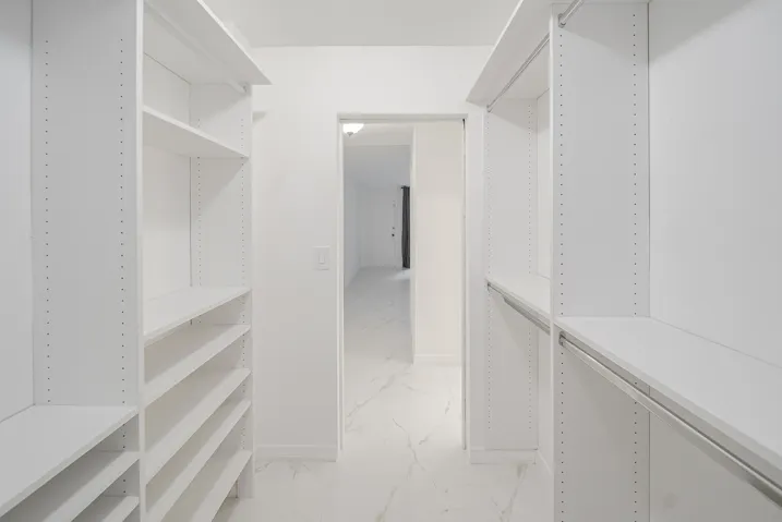 Master Walk In Closet