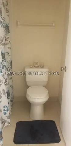 3650 Inverrary Dr 2y, Lauderhill, Florida 33319