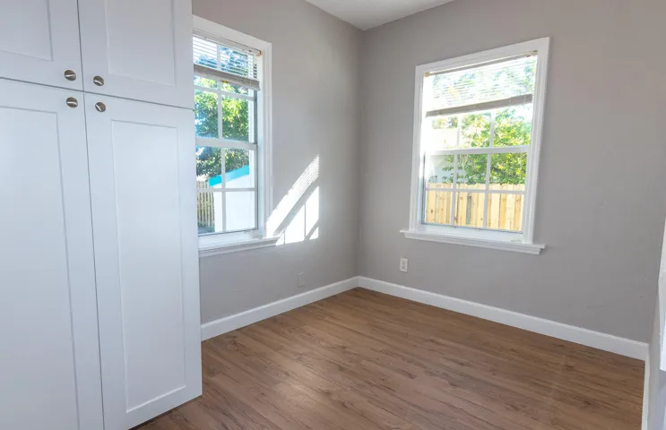 823 3rd Ave_Inside-11