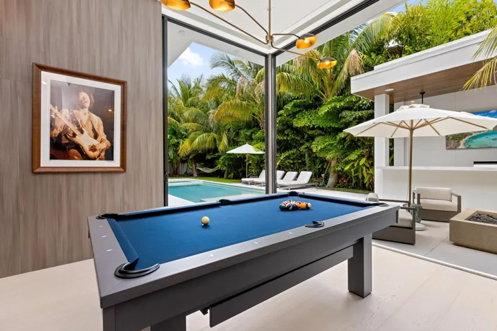 Lounge 3