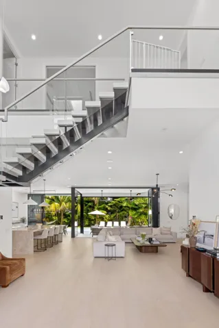 Foyer 4
