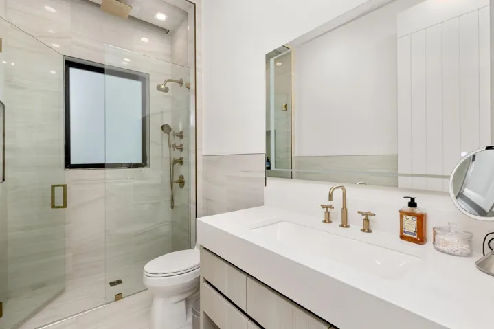 Guest Bath 2