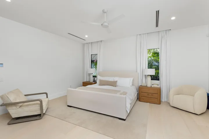 Master Bed 3